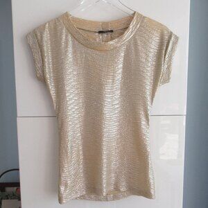 FORA Stretch Crinkle Shiny Fitted Top Women's size XS, Short Sleeve Gold color